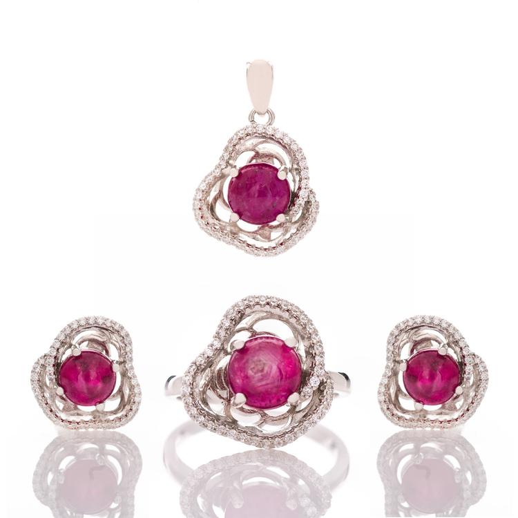 Silver set - Natural Ruby 4,20 ct.