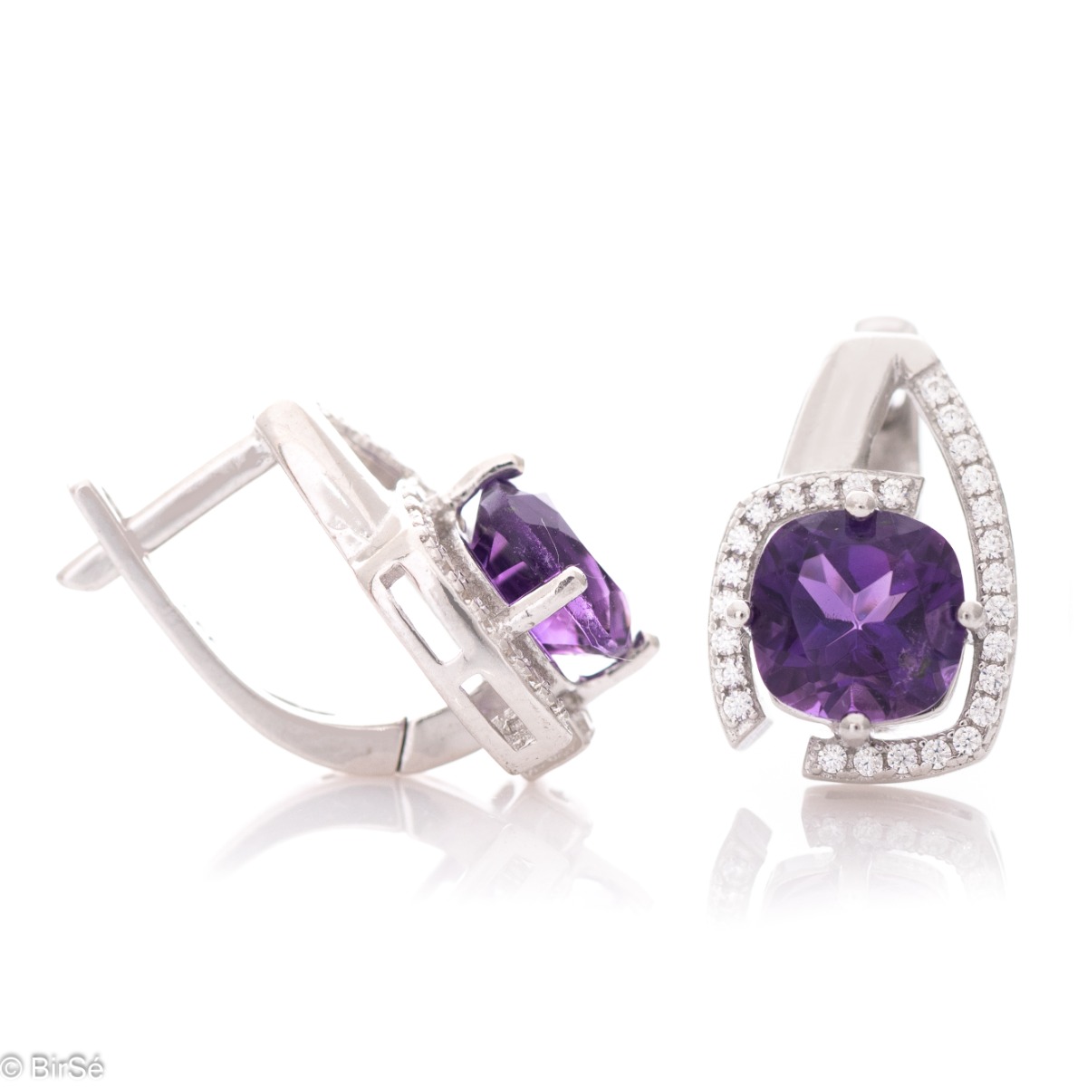 Sophisticated women's earrings with the gentle charm of natural amethyst, at the center of beautiful craftsmanship entirely of rhodium-plated silver and sparkling zircons.