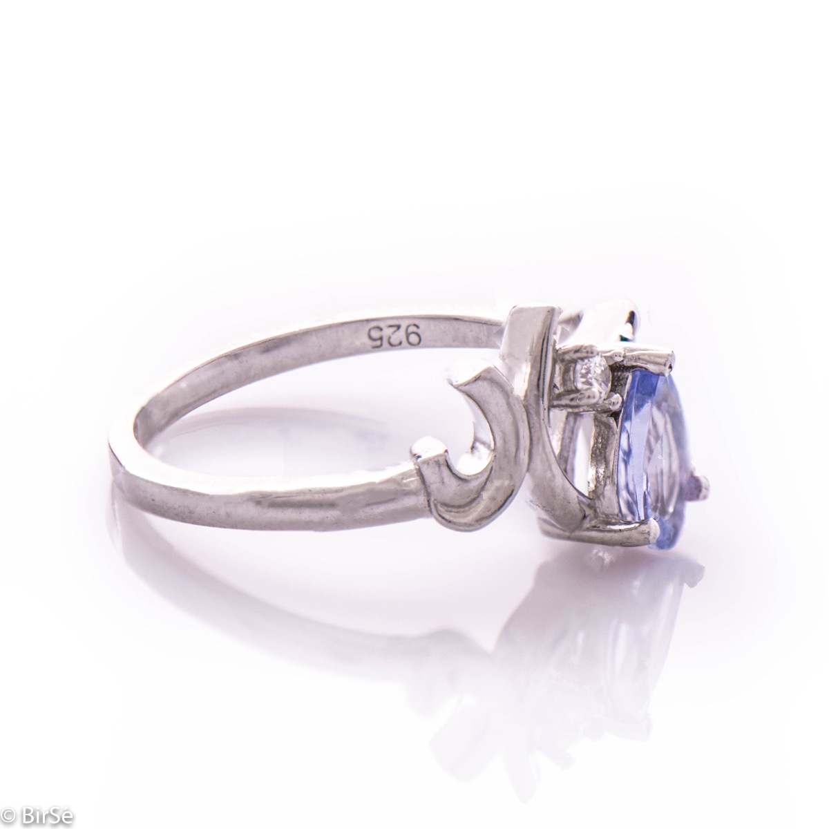 Silver ring - Natural tanzanite 0,60 ct.