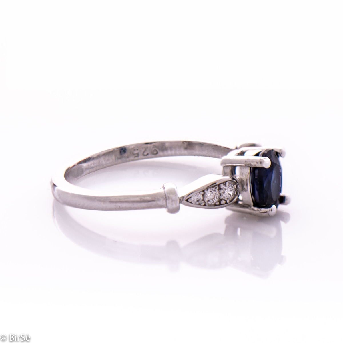 Silver ring - Natural sapphire 0,60 ct.