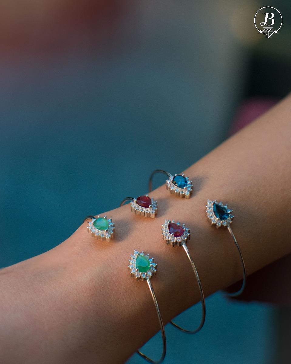 Silver Bangle Bracelet with Natural Emerald