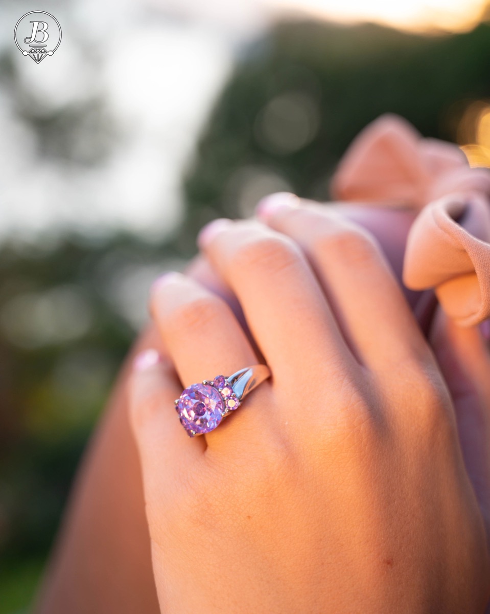 Enchanting beauty in a rhodium silver ring and unique natural amethyst stones. The gentle reflections of the silver and the wonderful color of the amethyst turn the jewel into a symphony of beauty. With earrings of the same model, every lady will be irres