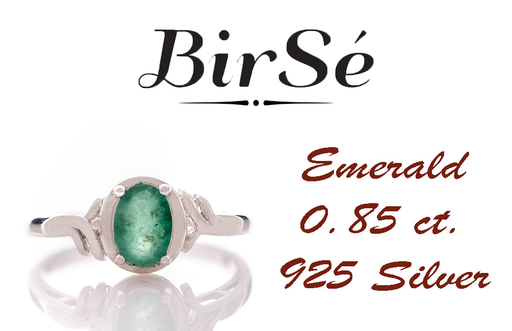 An amazing women's ring with exquisite craftsmanship and a delicate combination of classic rhodium-plated silver with a radiant natural emerald stone.