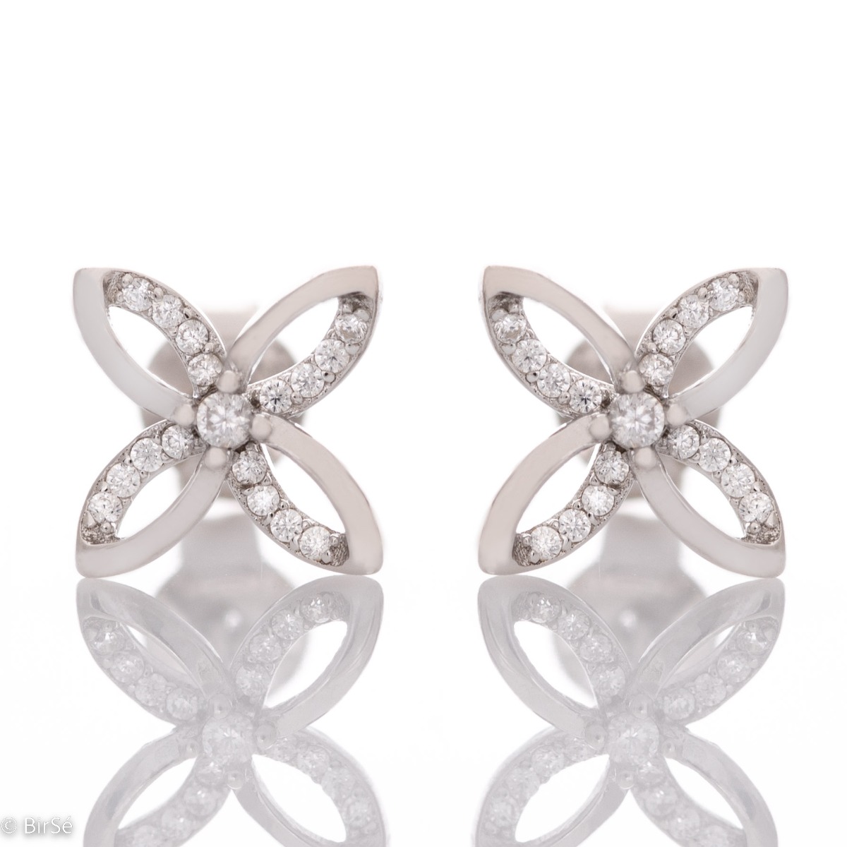 Spectacular women's earrings made of delicate silver flowers, in an elegant combination with dazzling zircons. The pin fastening is for more convenience, and the earrings are suitable for everyday life or more special moments.