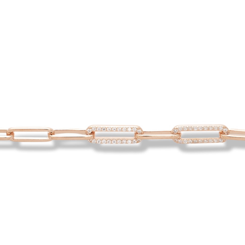 BirSe's new rose silver bracelet is chic and stylish. The charming jewel has a beautiful design and added zircons for sparkle.