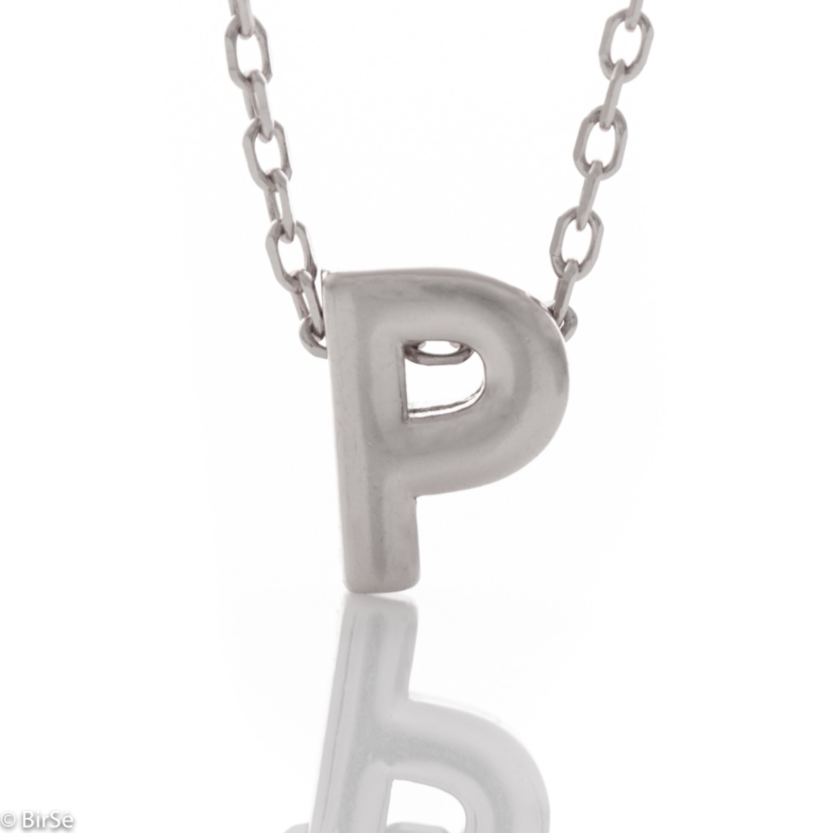 A delicate and spectacular jewel made of shiny rhodium-plated silver with the letter P, simple and cleverly combined with any silver jewelry.