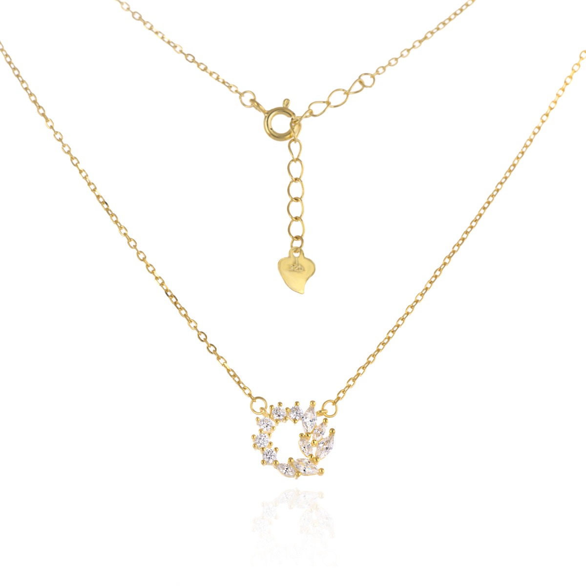 Elegant women's jewelry - a necklace made entirely of stylish yellow silver, with a classic chain and a single element - a wreath of glittering zirconia petals. A delicate silver temptation for every lady. The necklace has an extension - the length can be