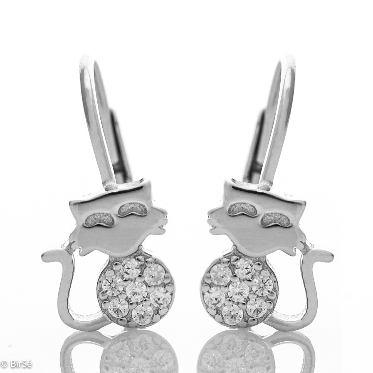 Delicate silver earrings with a kitten pattern, carefully crafted from rhodium-plated silver and zircons. With a willow fastening, they are also comfortable for little girls.