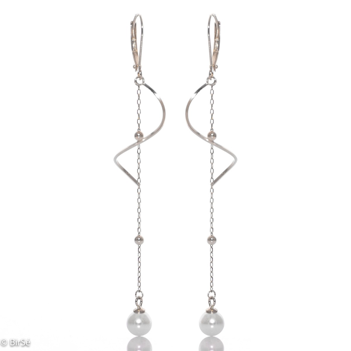 Strikingly crafted willow clasp dangle earrings with a stylish design in rhodium silver, elegantly woven into a charming pattern and enticing pearl for a wow effect.