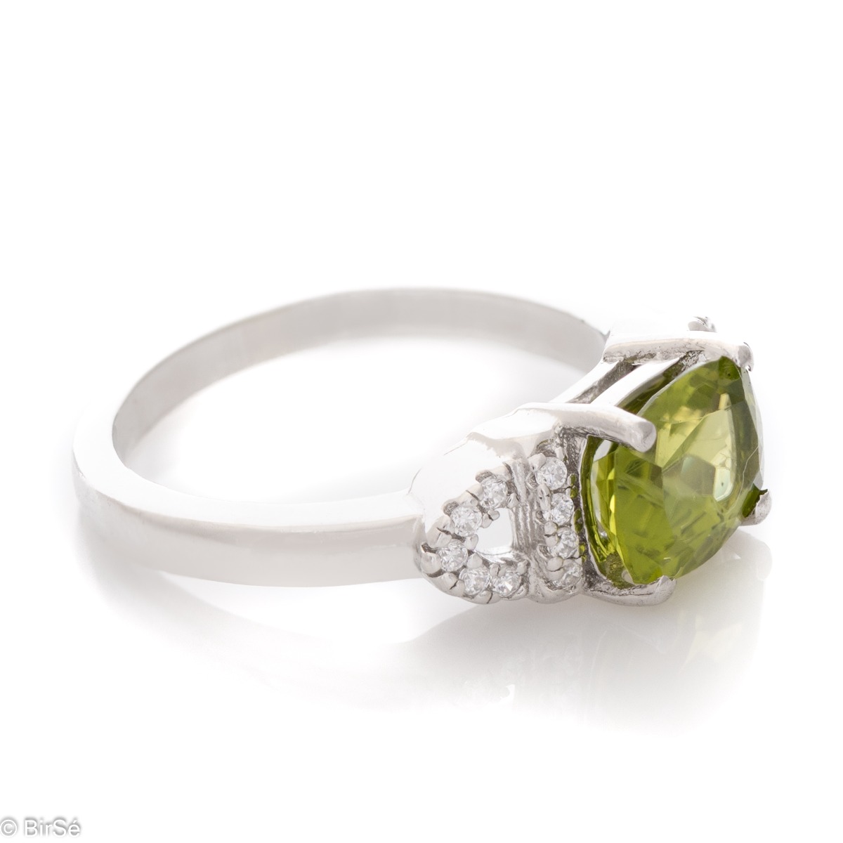 Silver ring - Natural Peridot 1,35 ct.