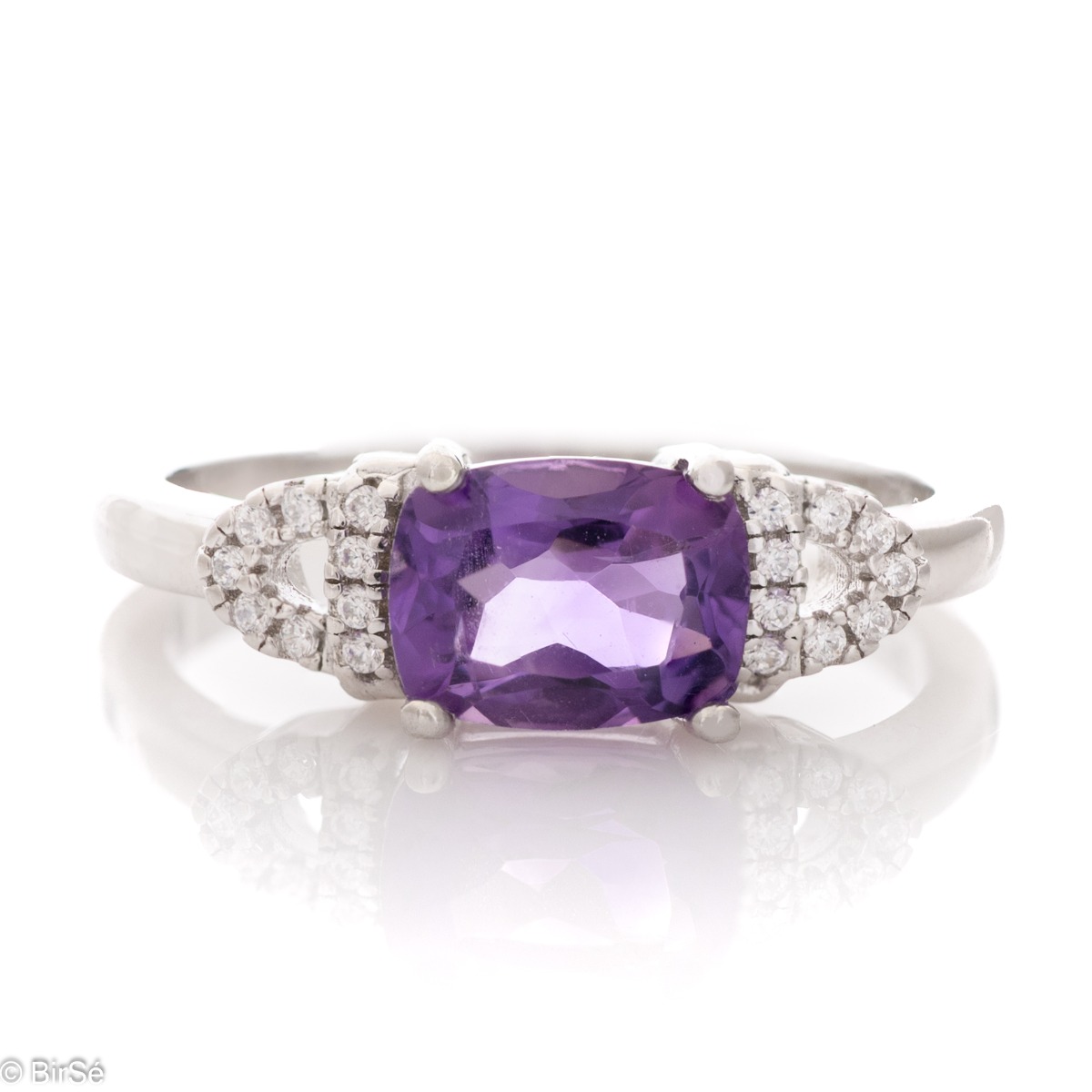 Enchanting Ring of Rhodised Silver with Natural Amethyst 1,25 ct.