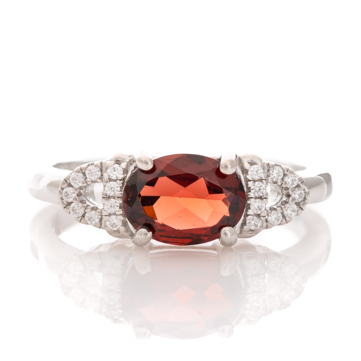 Elegant Silver Ring for Stylish Ladies with Natural Garnet and Zircons 1,40 ct.