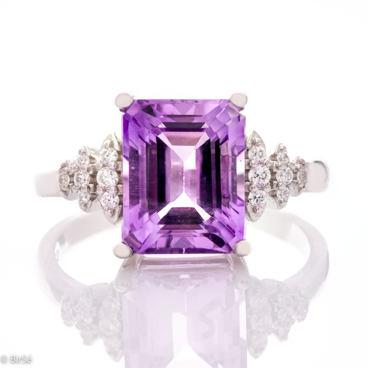 Gentle Silver Ring with Exquisite Amethyst Baguette and Fine Glamorous Zircons 2,40 ct.