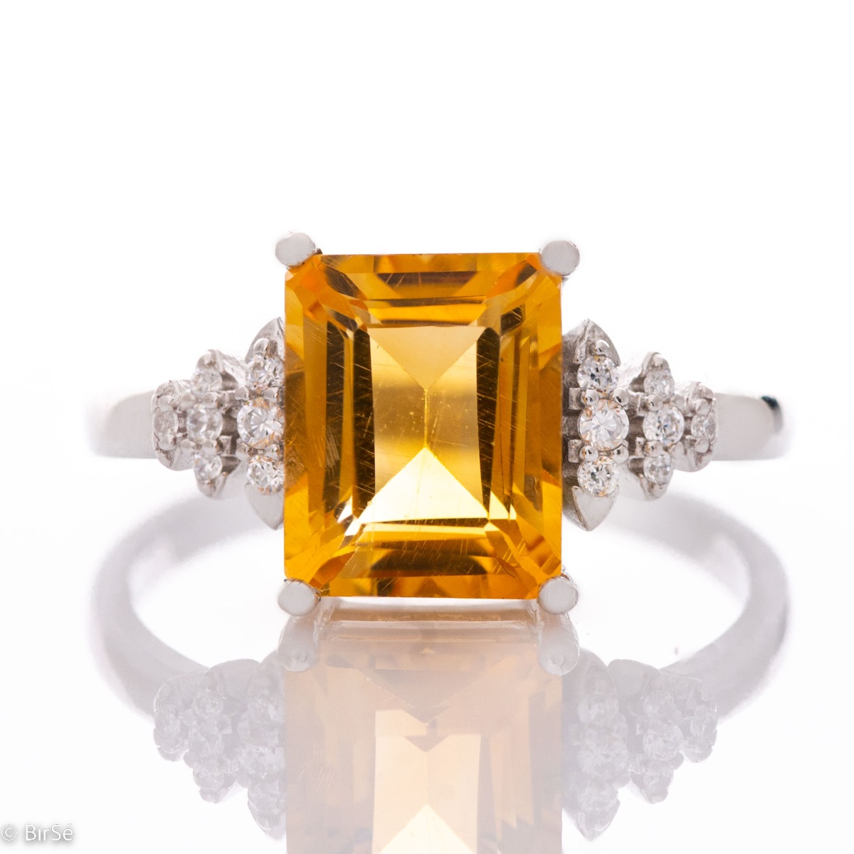 Gentle Silver Ring with Exquisite Citrine Baguette and Fine Glamorous Zircons 2,40 ct.