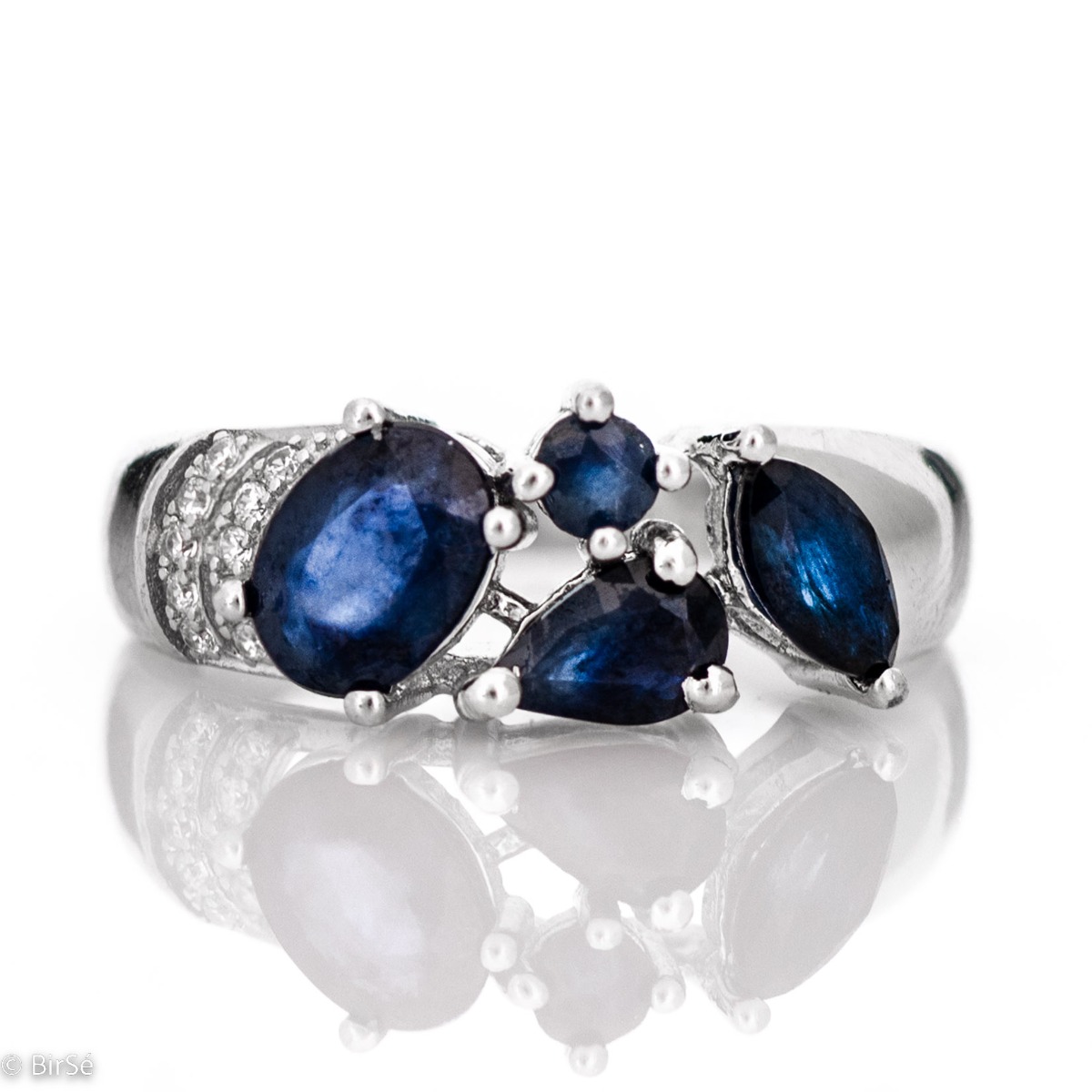 Charming Women's Ring with Exquisite Sapphires on Rhodized Silver 1,80 ct.