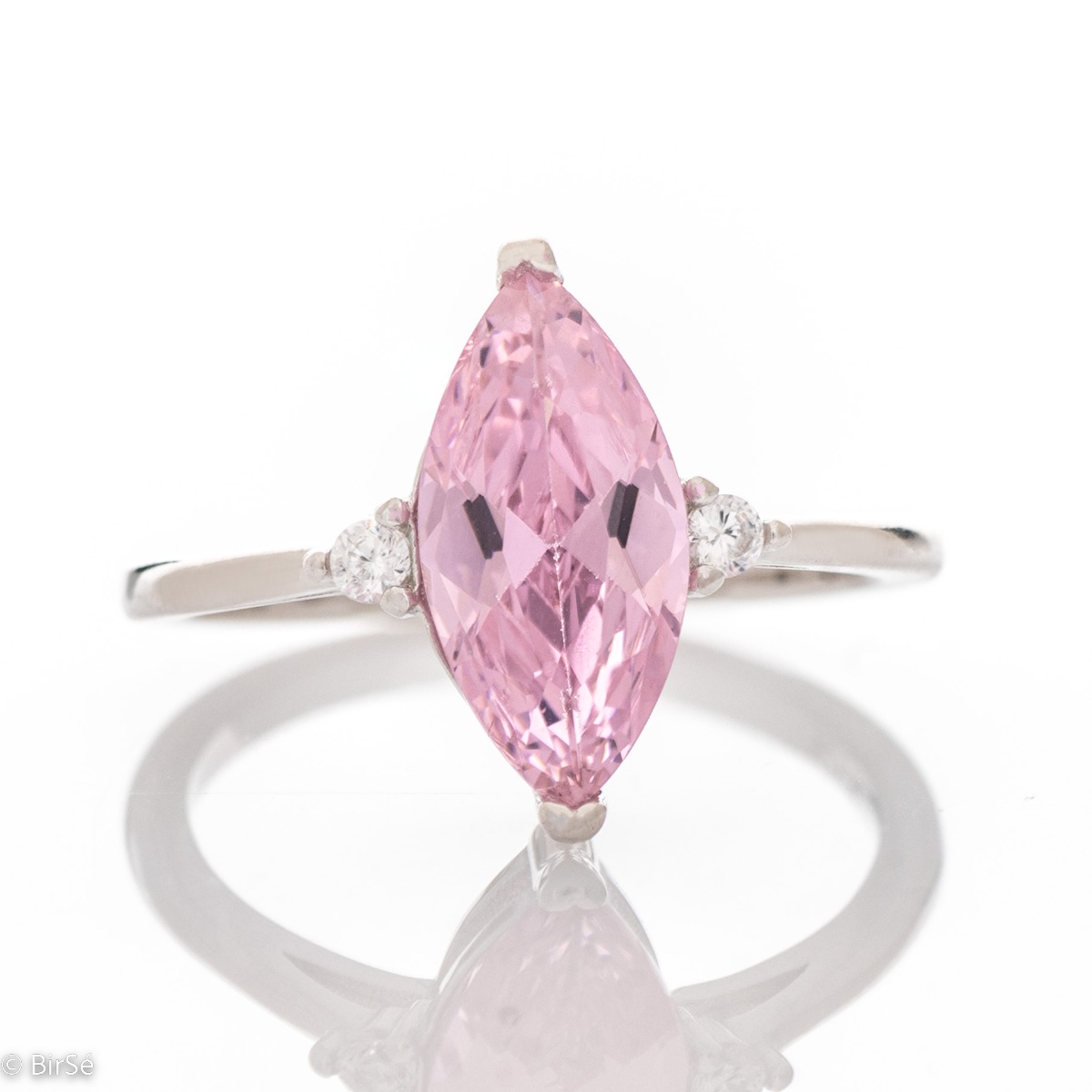 Capture everyone's hearts with a stunning silver ring with pink zircon. Exquisite rhodium-plated sterling silver and almond-shaped zirconia. A beautiful finish to the perfect look.