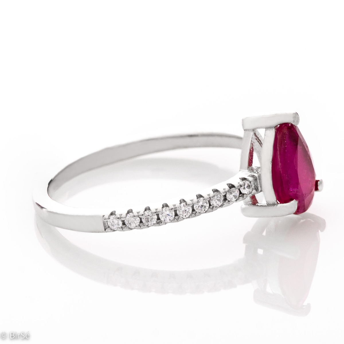 Silver ring - Natural ruby 0,75 ct.