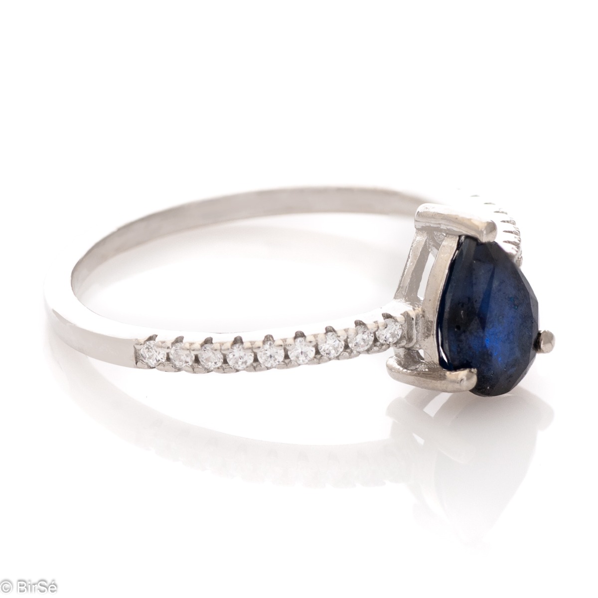 Silver ring - Natural sapphire 0,75 ct.