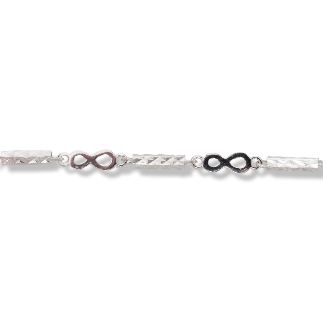 Fine and sophisticated women's bracelet with soft craftsmanship entirely of sparkling rhodium silver, combined with a delicate diamond finish and infinity elements. Exquisite details and clean design. Captivating jewelry that will bring you happiness and 