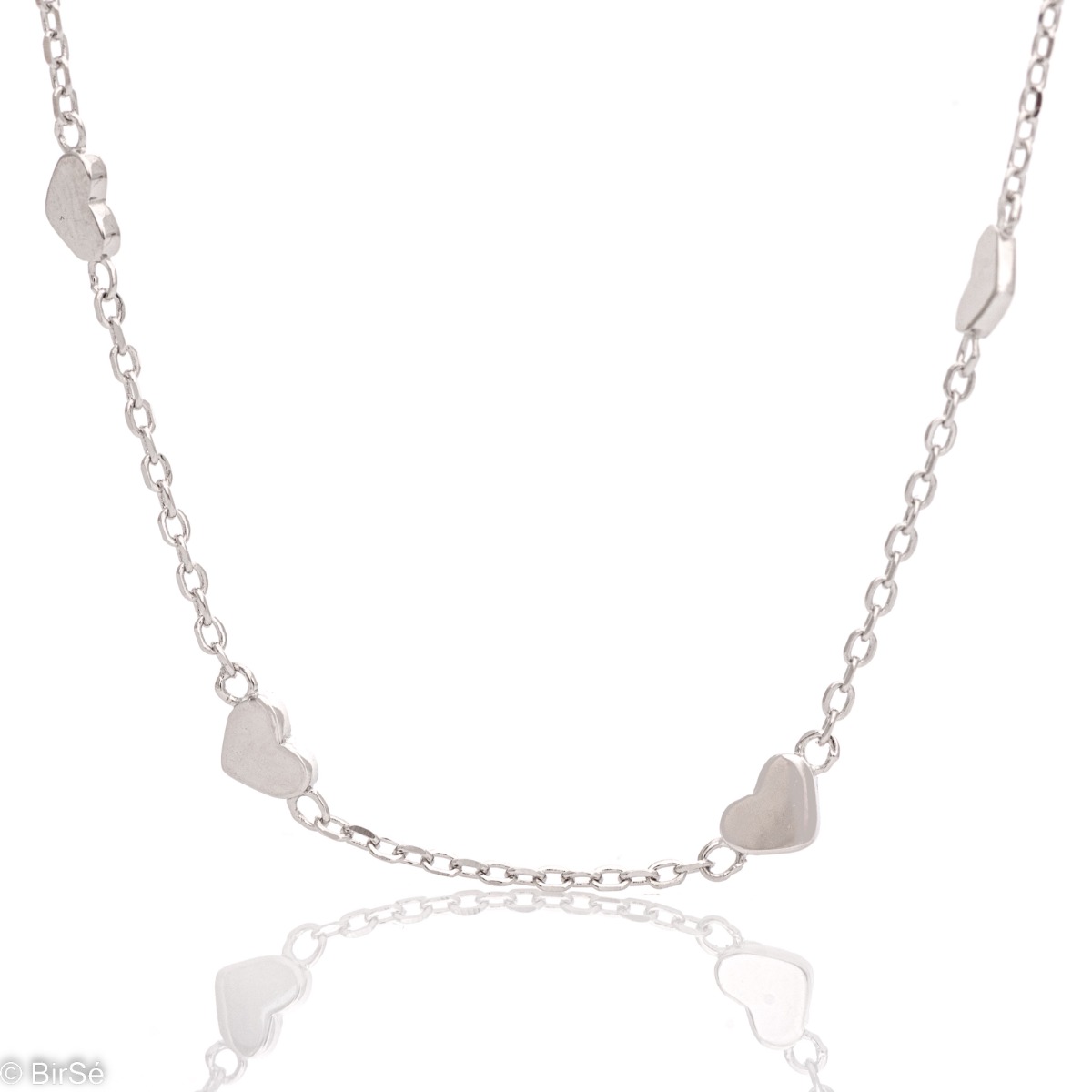 The symbol of love in a charming women's necklace made of fine rhodium silver with beautiful hearts. The added extra chain allows you to change the length of the necklace. Elegance that BirSe offers you in its new silver collection.