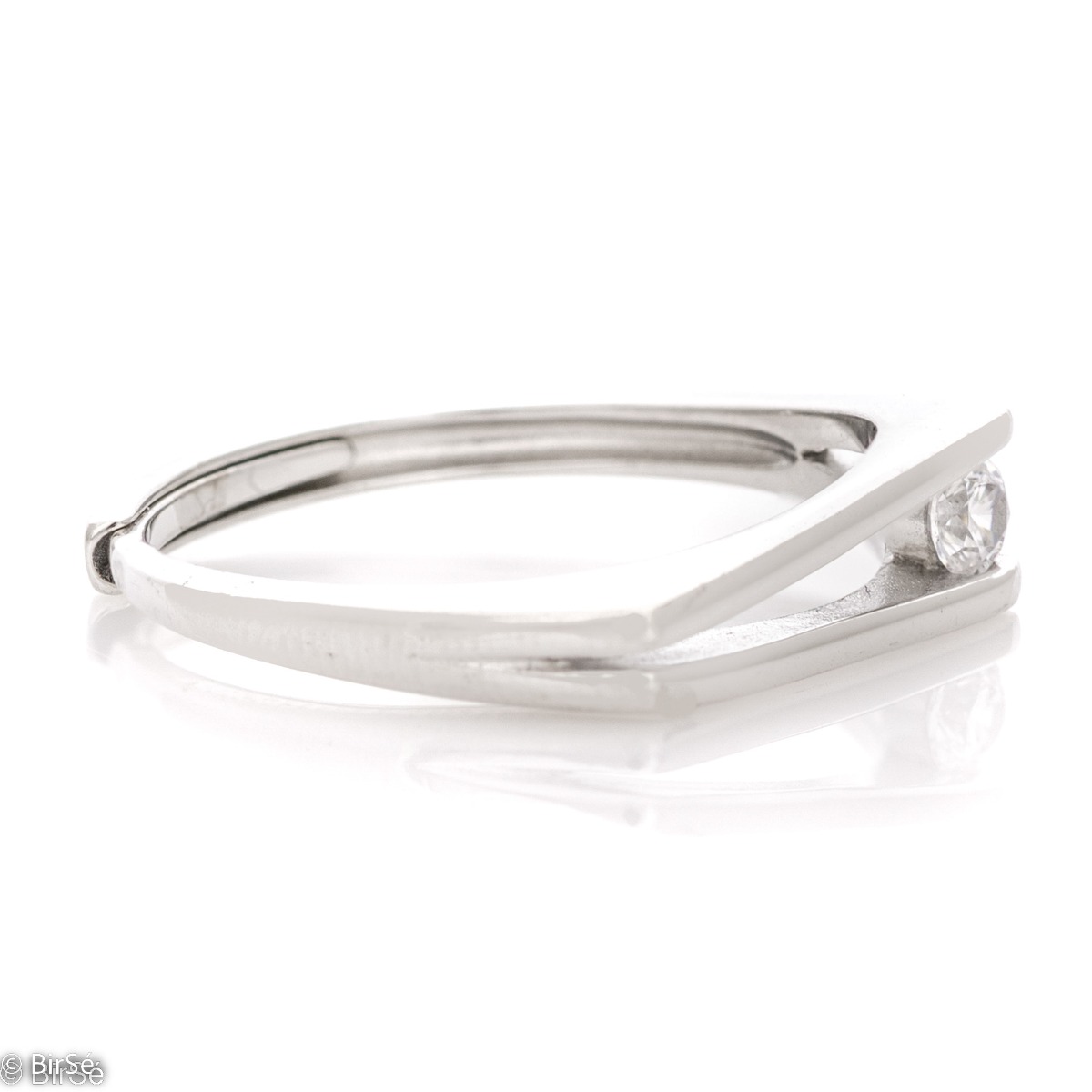 An amazing silver ring with a spectacular look and subtle design. Elegant craftsmanship of the compositional elements from a fine combination of rhodium silver with delicate zircon. A suitable gift for any occasion.