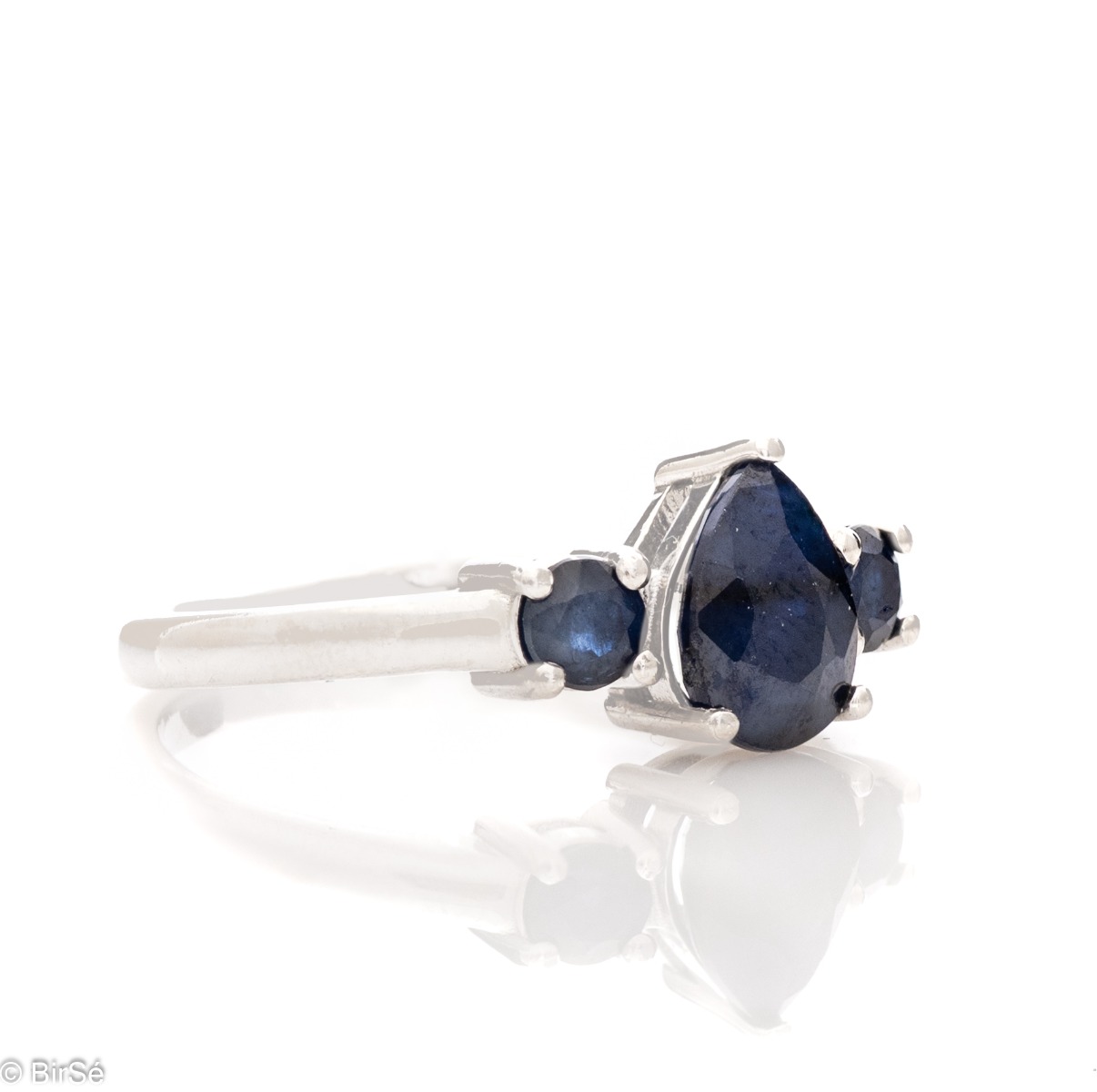 Silver ring - Natural Sapphire 1,68 ct.