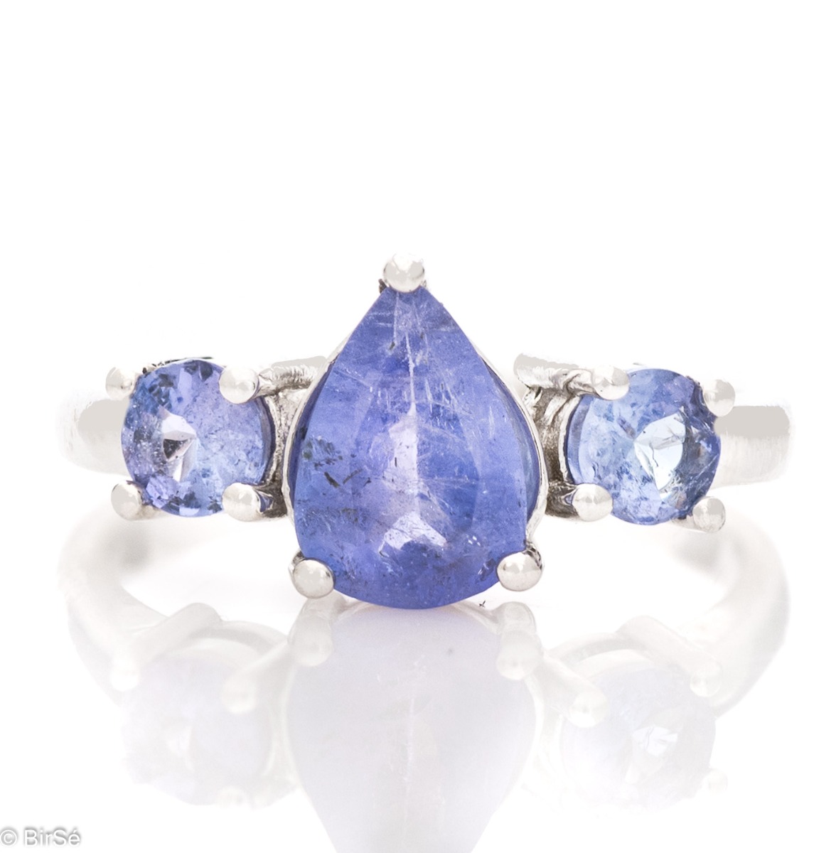 Exquisite Silver Ring with Enchanting Natural Tanzanite 1,32 ct.