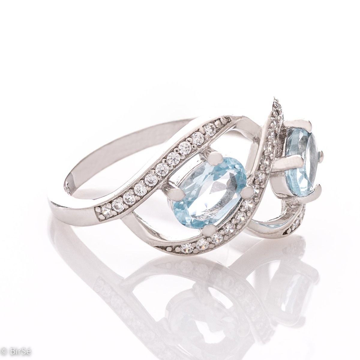 Silver ring - Natural Blue Topaz 0,56 ct.