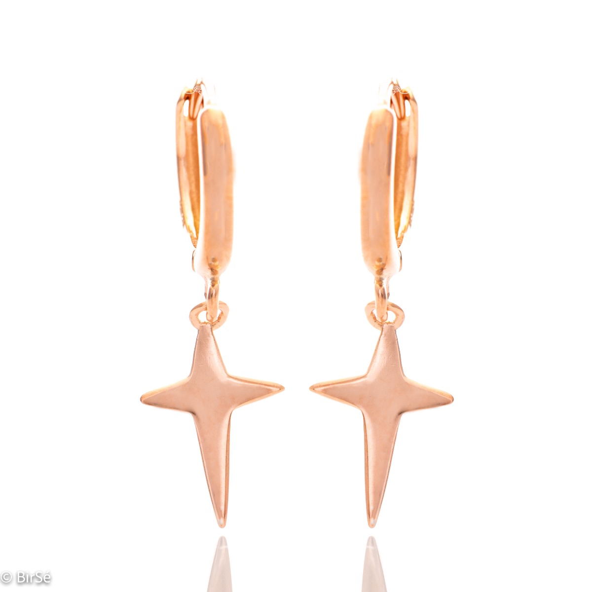 Charming earrings made with a spectacular design in rose silver with a beautiful shooting star. Gentle, airy and light, and the fastening is English - secure and preferred by the ladies.