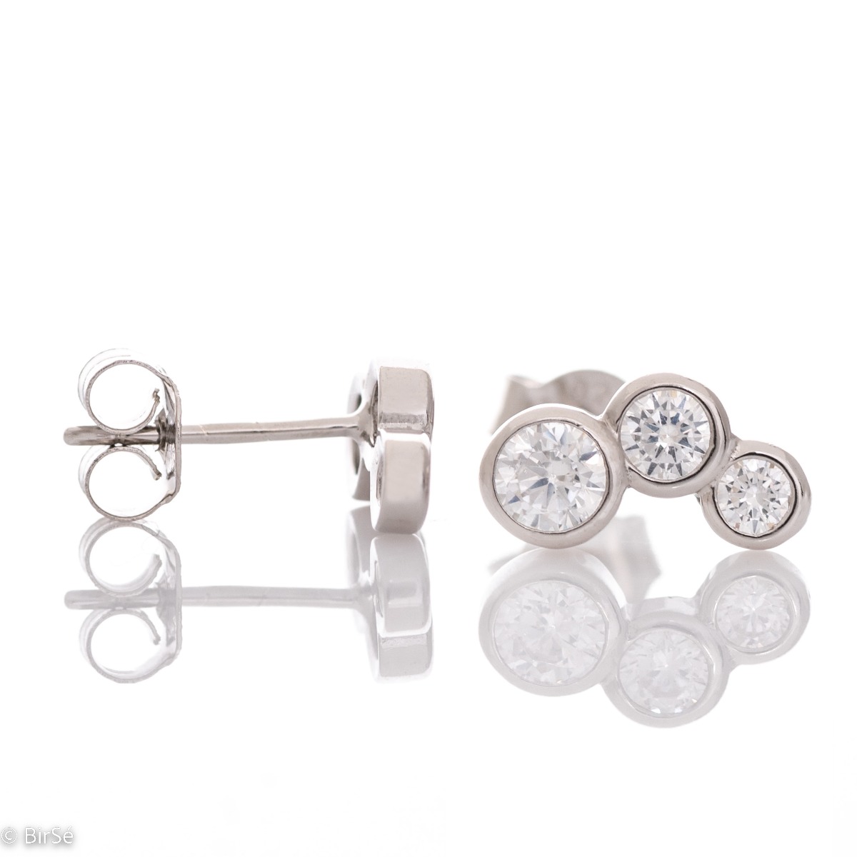 Captivating women's earrings made of soft silver, in an elegant combination with three dazzling zircons. The pin fastening is for more convenience, and the earrings are suitable for everyday life or more special moments.