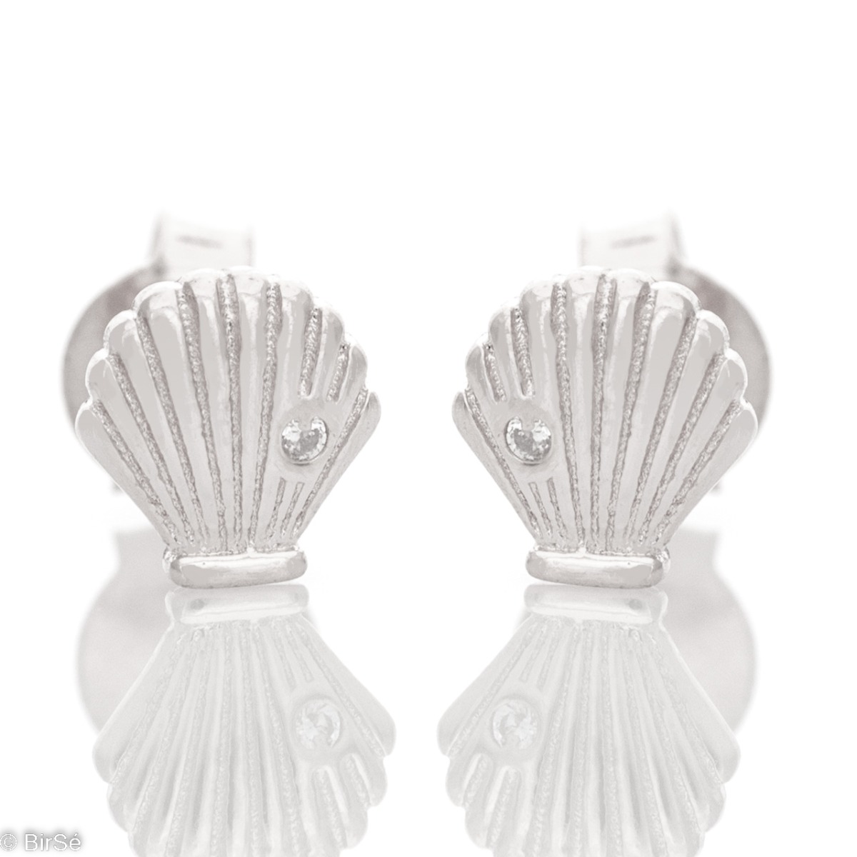 Elegant women's earrings made of fine rhodium silver with a sea flavor and carrying a summer mood. The beautiful small scallops with pin fastening are suitable jewelry for ladies and also for children.