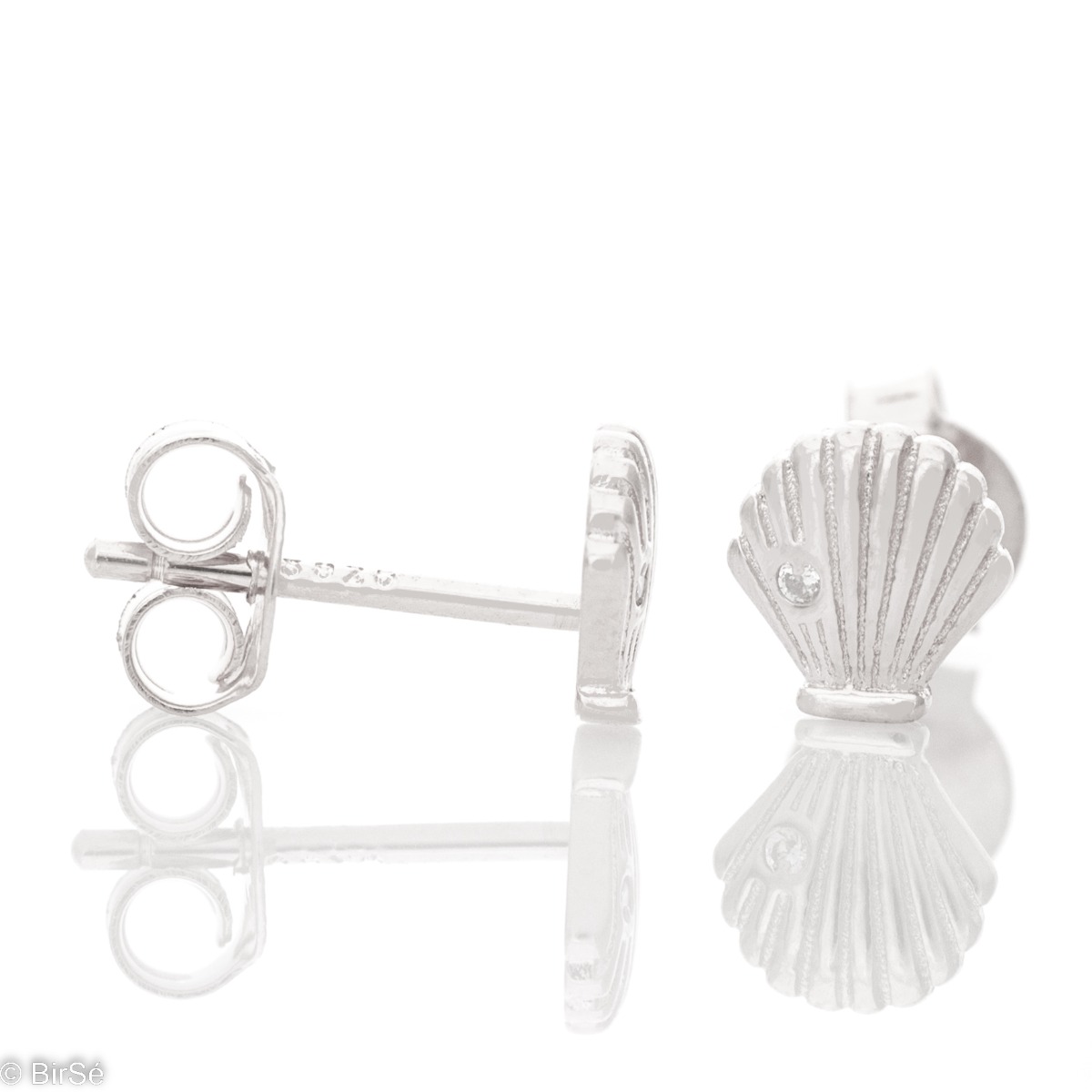 Elegant women's earrings made of fine rhodium silver with a sea flavor and carrying a summer mood. The beautiful small scallops with pin fastening are suitable jewelry for ladies and also for children.