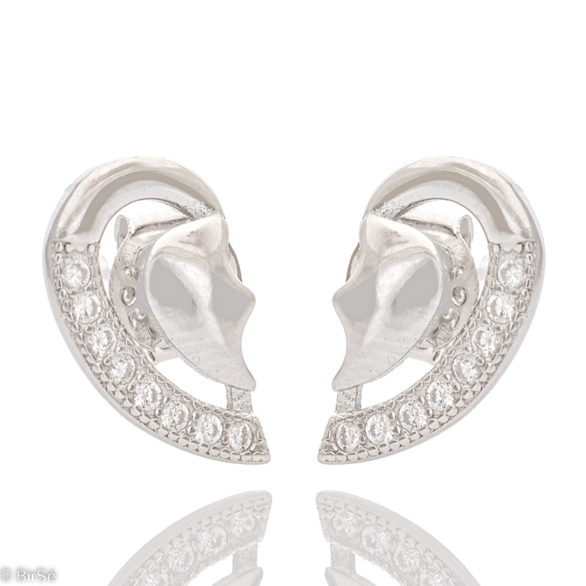 A charming model of ladies' earrings made of elegant rhodium-plated silver with a spectacular design. The earrings have a convenient and secure pin fastening.