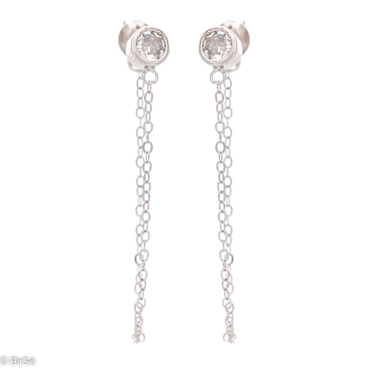 A clean design of classic chain dangle earrings crafted from soft rhodium silver with a single zircon on the stud fastening. Suitable for your everyday life.