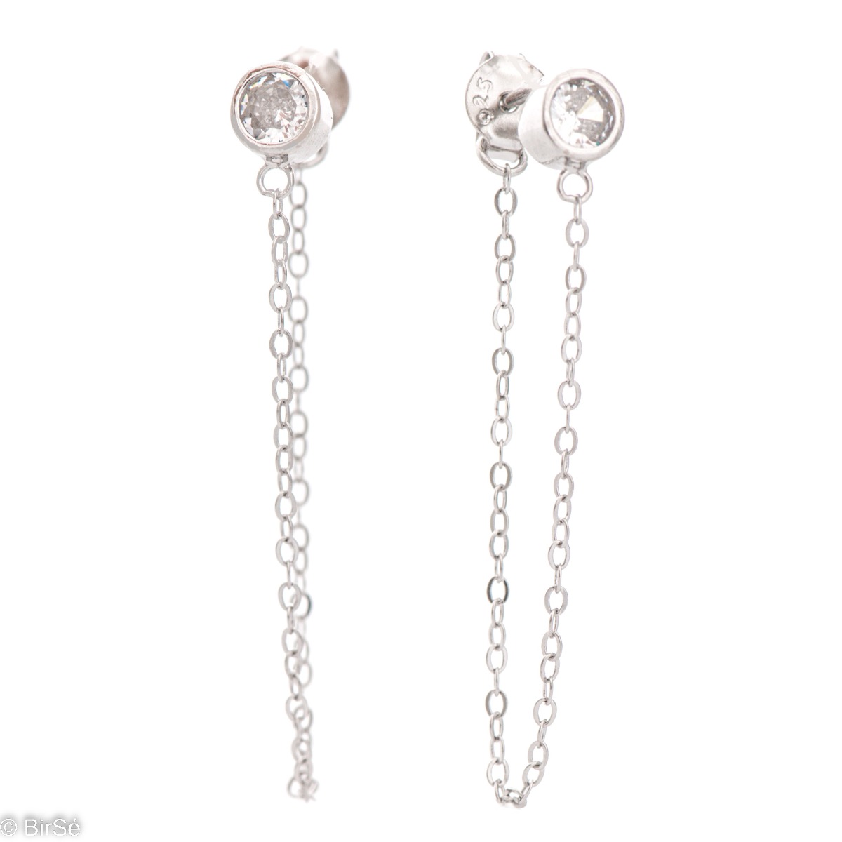 A clean design of classic chain dangle earrings crafted from soft rhodium silver with a single zircon on the stud fastening. Suitable for your everyday life.