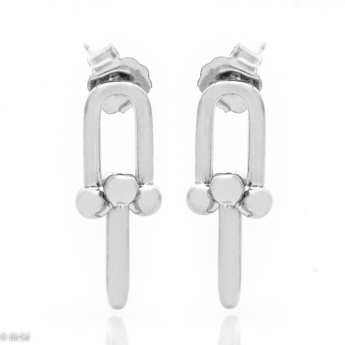 Simple yet interesting earrings made of fine rhodium silver with pin fastening. A suitable model for your everyday life.