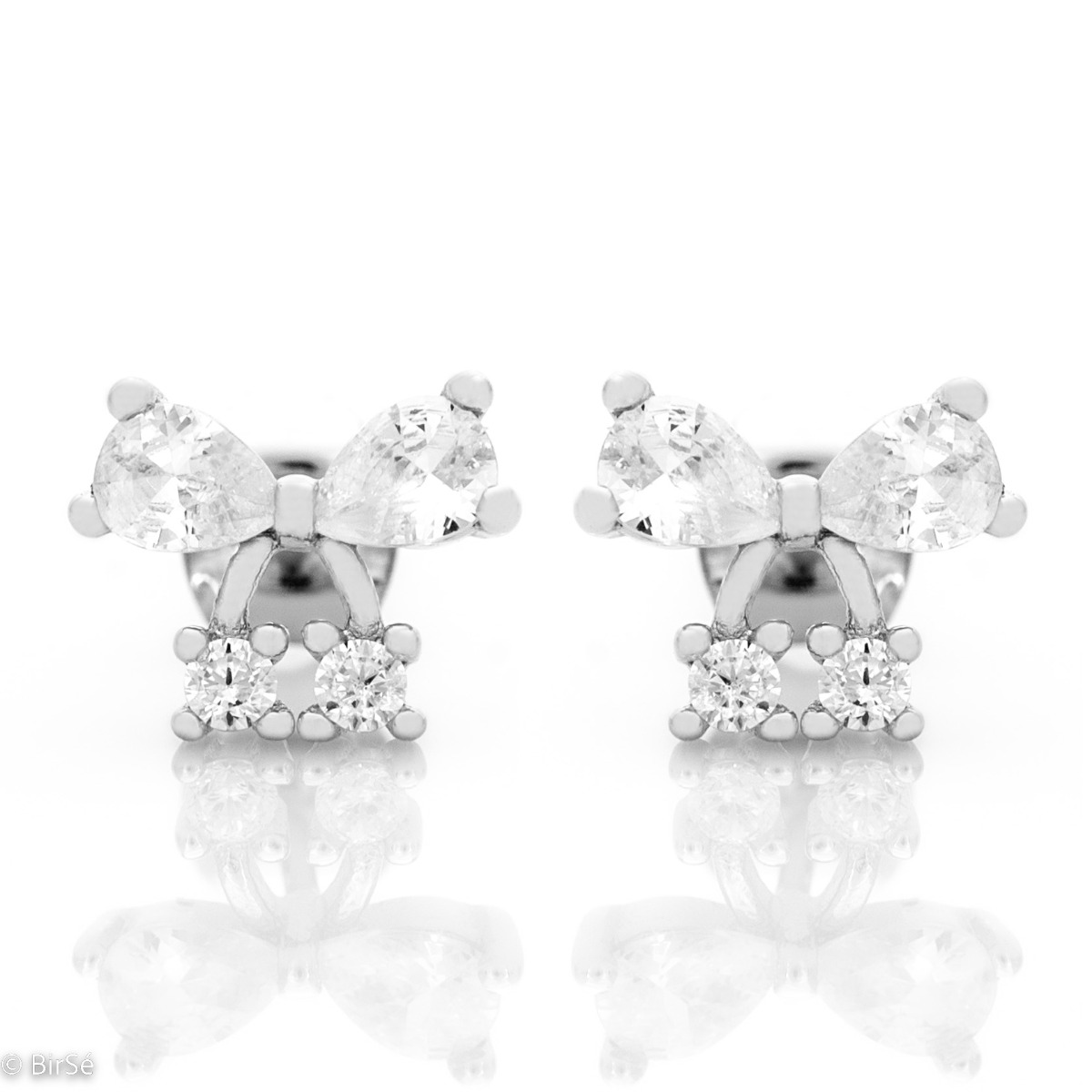 Spectacular women's earrings, made of soft silver ribbons, in an elegant combination with dazzling zircons. The pin fastening is for more convenience, and the earrings are suitable for everyday life or more special moments.