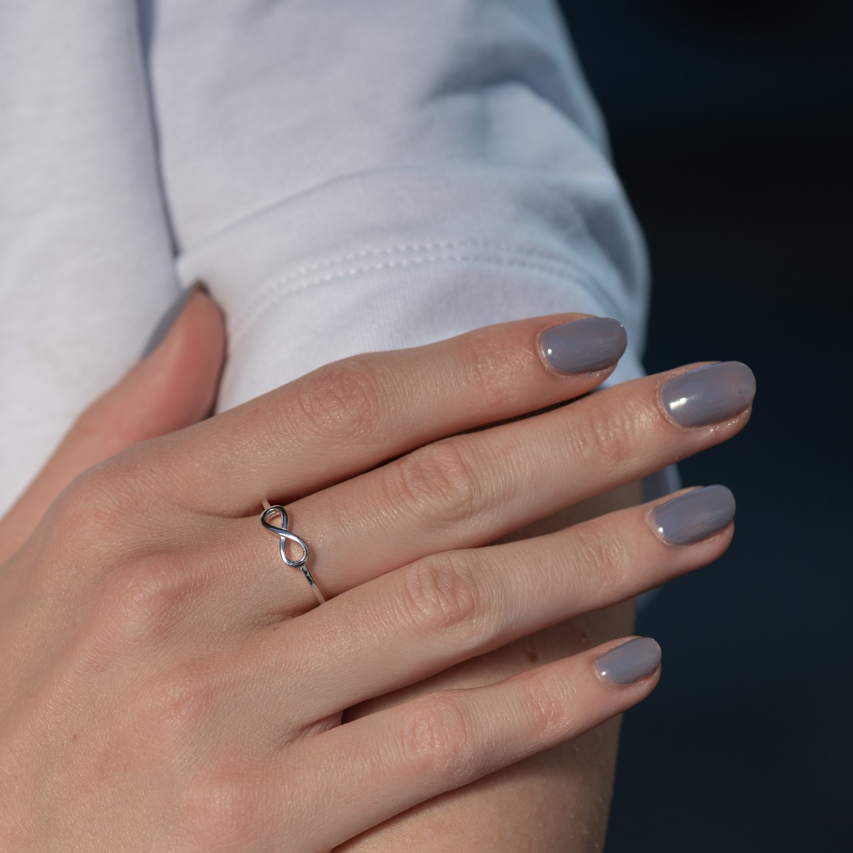 A very simple ring in rhodium-plated silver with the infinity sign - a sought-after and loved element in jewelry. The ring can be skillfully matched with infinity earrings and necklaces that Birse offers you.