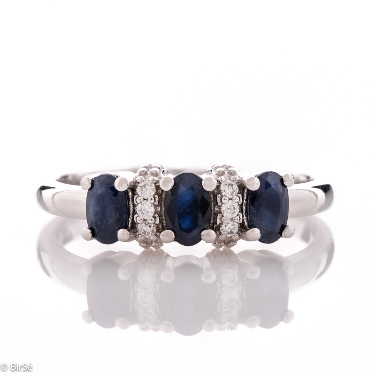 Spectacular Silver Ring with Three Natural Sapphires