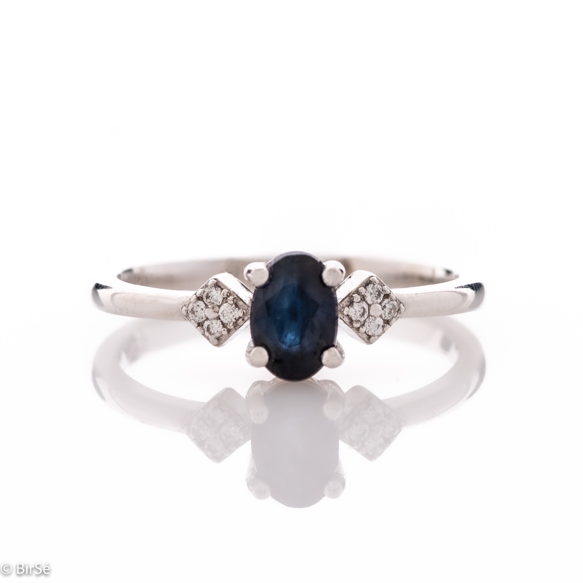 Sophisticated Silver Ring with Natural Sapphire and Zircons