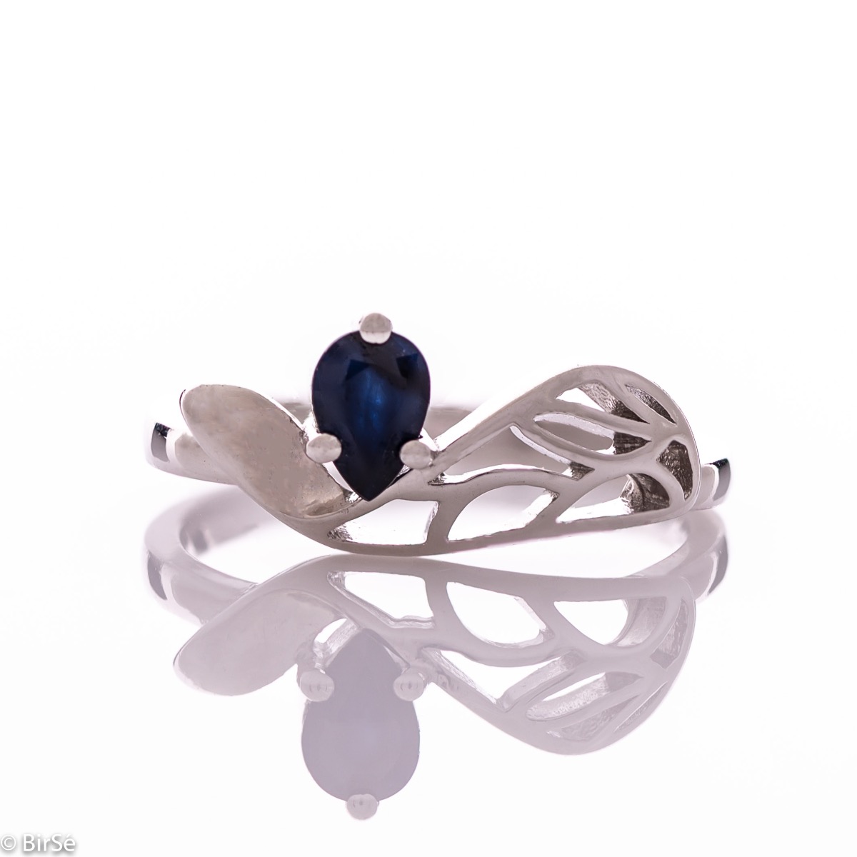 Spectacular Silver Ring with Drop-Shaped Natural Sapphire