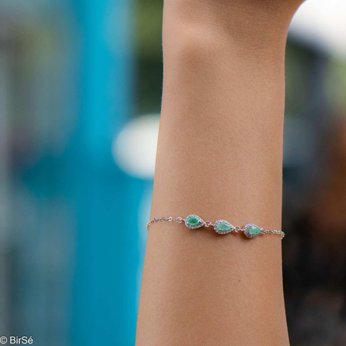 Silver Bracelet with Natural Emerald