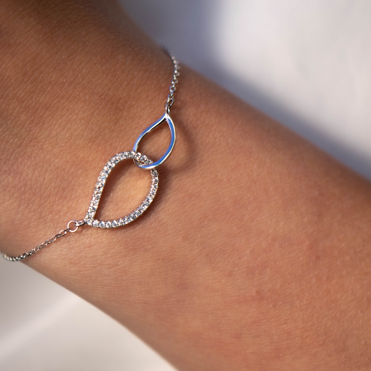 Silver Bracelet with Zirconia