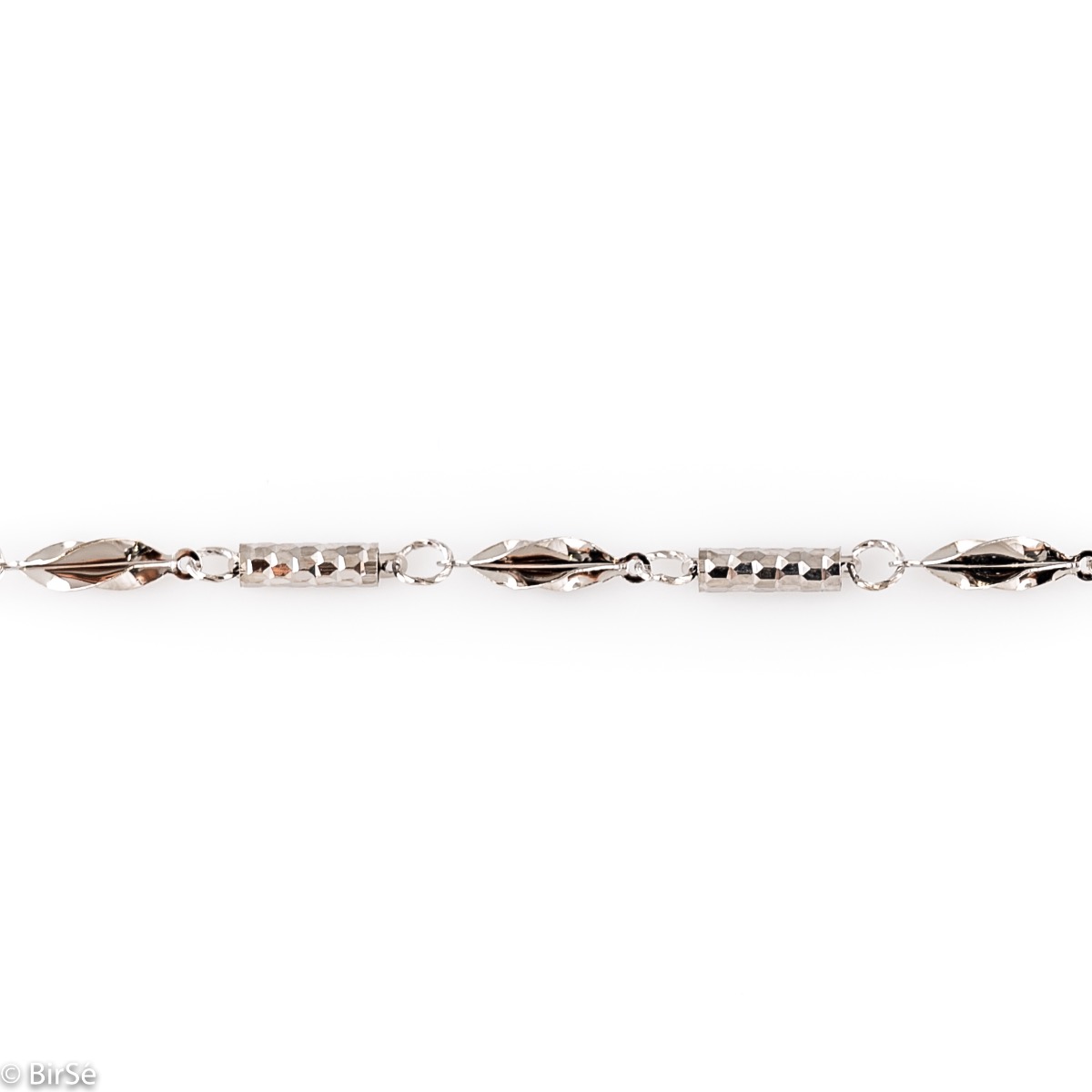 A fine and sophisticated women's bracelet with a soft finish made entirely of sparkling rhodium silver, combined with a delicate diamond finish and adjustable size. Exquisite details and clean design.