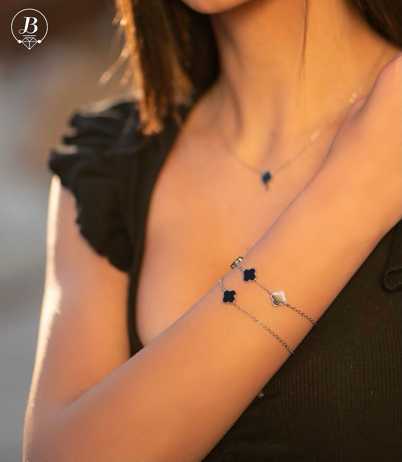 Silver Clover Bracelet with Onyx 