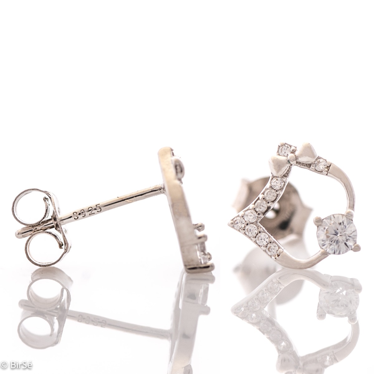 Charming soft rhodium silver cat head earrings with ribbon and countless cubic zirconias. The earrings are suitable for children and young girls.