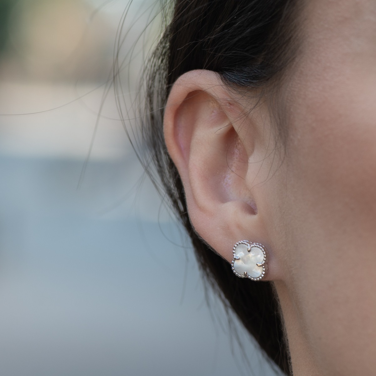 Silver earrings - Mother of pearl clovers