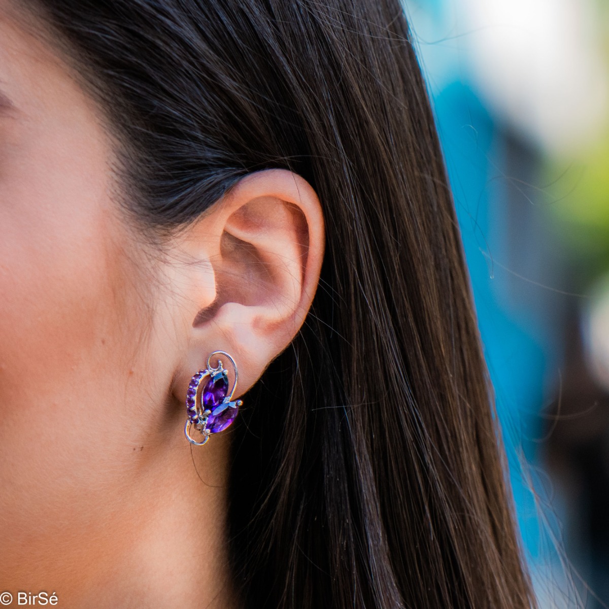 A silver masterpiece with a beautiful design - gift yourself a set of rhodium silver and magnetic natural amethyst earrings. Stand out from the rest with the complete set of earrings, ring and pendant.