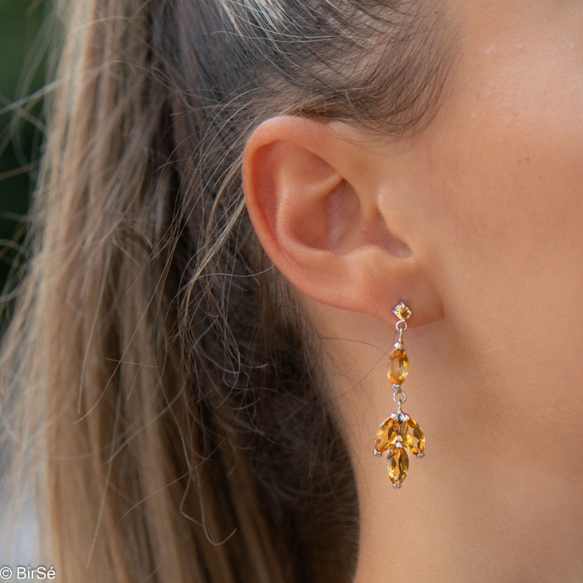 With the glow of a scorching sun and a sultry summer day, these natural citrine earrings will put you in a wonderful summer mood.