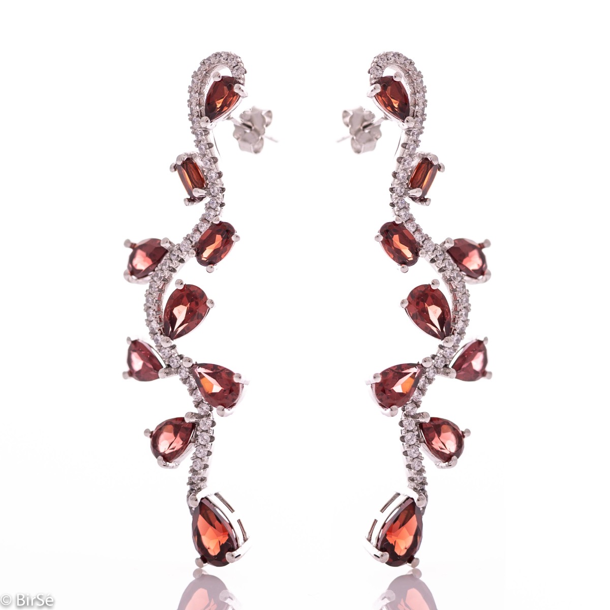 Dangling women's stud earrings with exquisite workmanship combining delicate rhodium silver with numerous natural garnet stones and sparkling zircons.